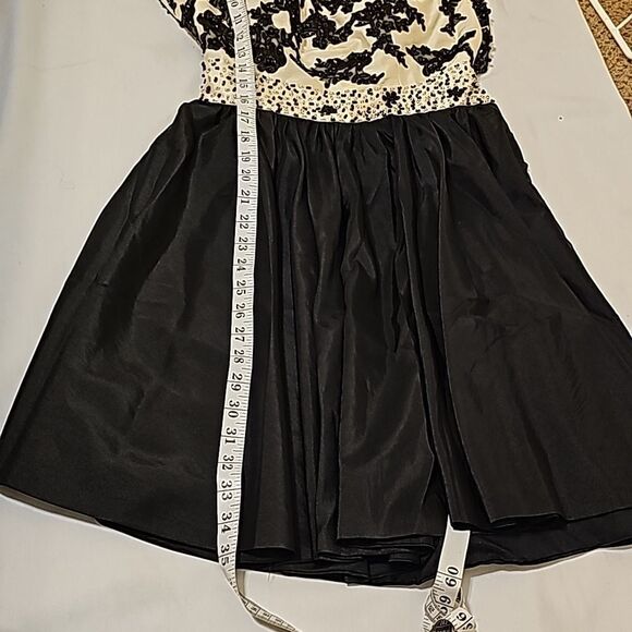 Coco melody formal dress size small. - Picture 7 of 10